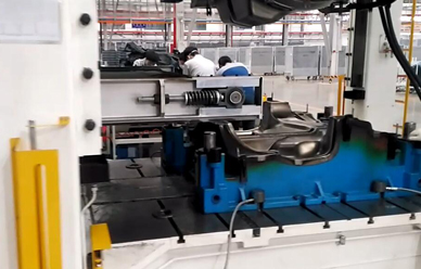 200T框架壓汽車(che)内飾