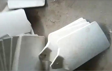 315噸風機(jī)扇葉成型(xing)一次壓3片(pian)