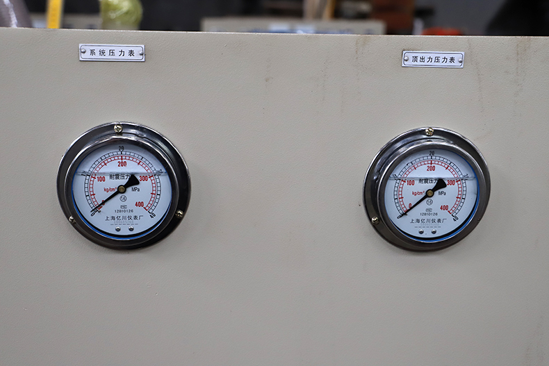 四柱三梁液壓機油表 四柱三梁液壓機油表