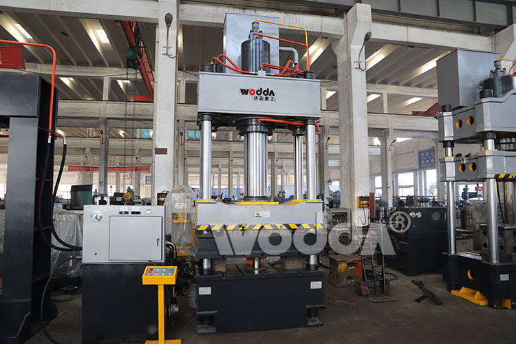 四梁四柱液壓機 四梁四柱液壓機