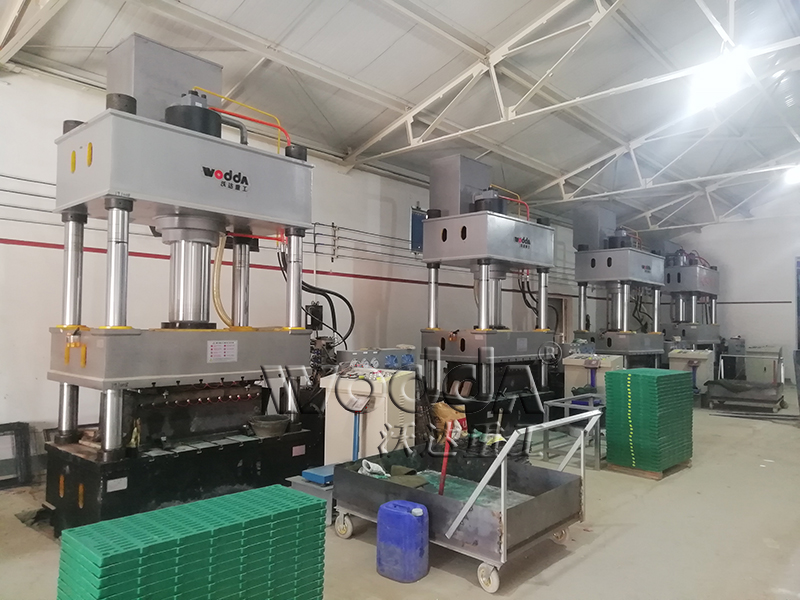 630噸漏糞闆液壓機