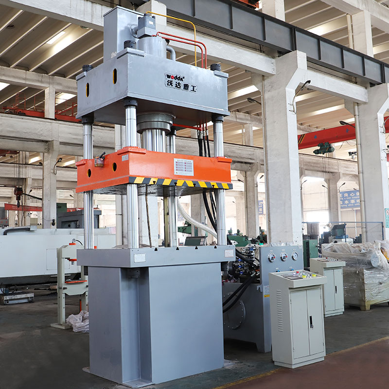 200噸快(kuài)速拉伸液(yè)壓機_拉伸(shēn)油壓機