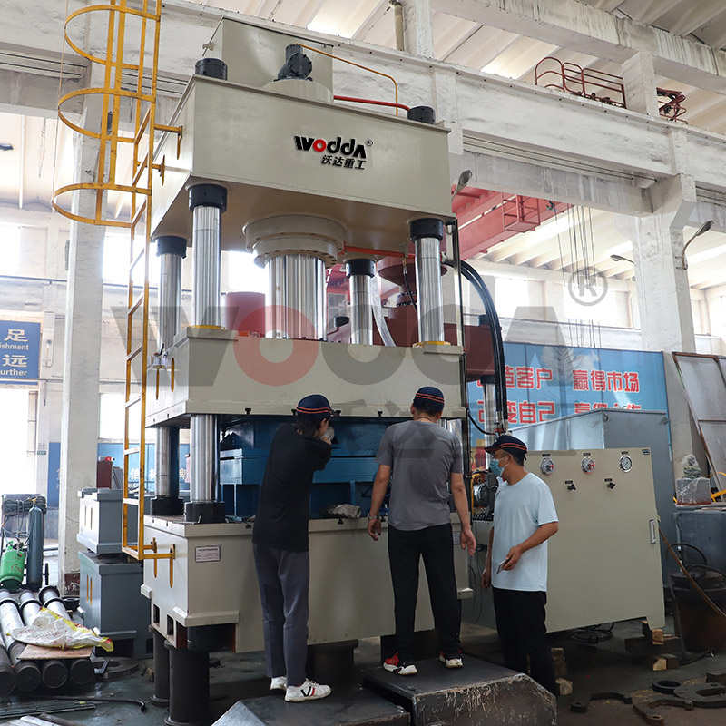 500噸不鏽鋼水箱闆液壓機 500噸不鏽鋼水箱闆液壓機