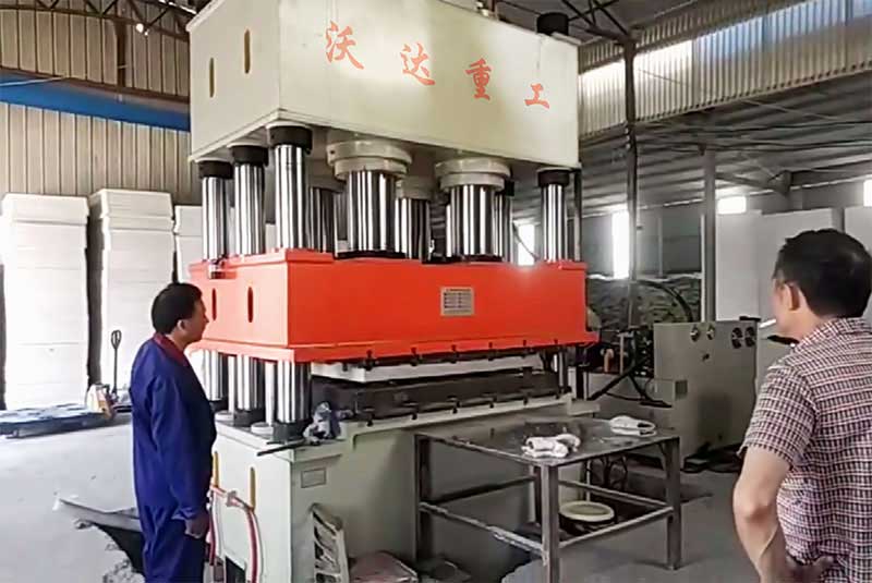 2000噸壓濾機濾闆成型液壓機 2000噸壓濾機濾闆成型液壓機