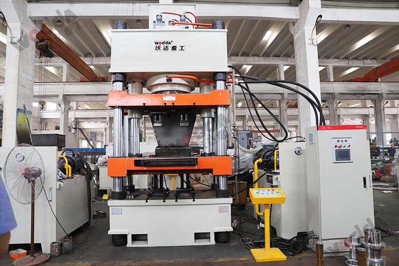 牛羊舔磚液壓機都有什麼優勢?山東四柱液壓機廠家分享 牛羊舔磚液壓機都有什麼優勢?山東四柱液壓機廠家分享