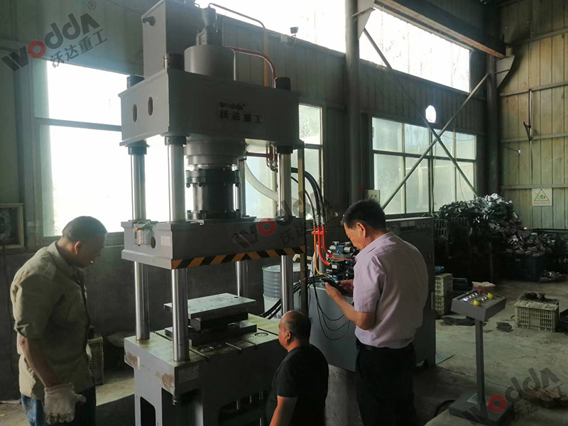 200噸不鏽鋼離心風機成型液壓機