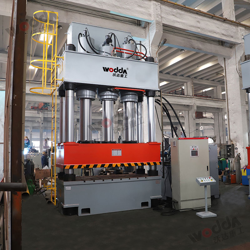 1000噸油壓機 1000噸油壓機