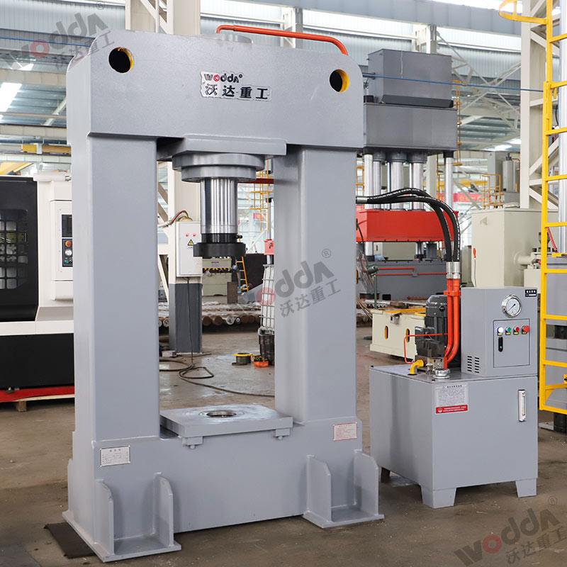 200噸龍門液壓機 200噸龍門液壓機