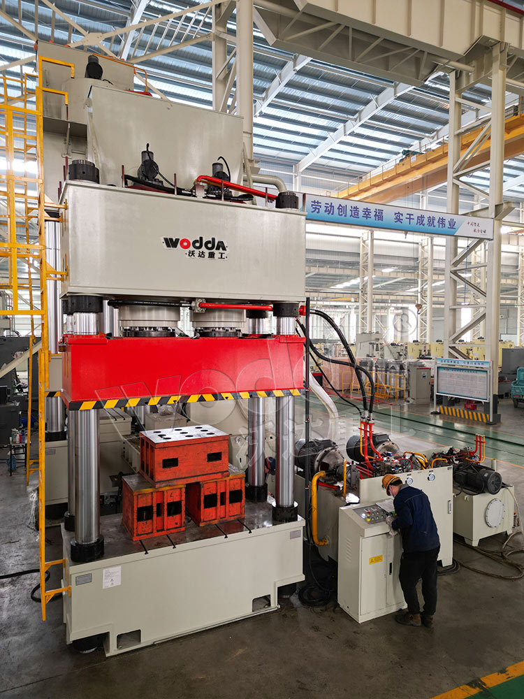 雙油缸液壓機試機車間 雙油缸液壓機試機車間