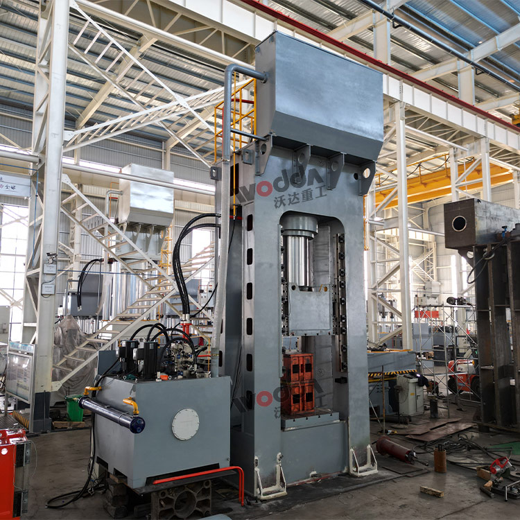 1250噸液壓機側面 1250噸液壓機側面