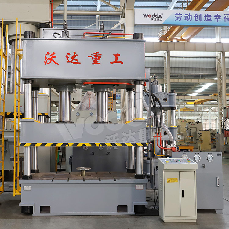 315噸複合電纜溝蓋闆成型液壓機車間實拍