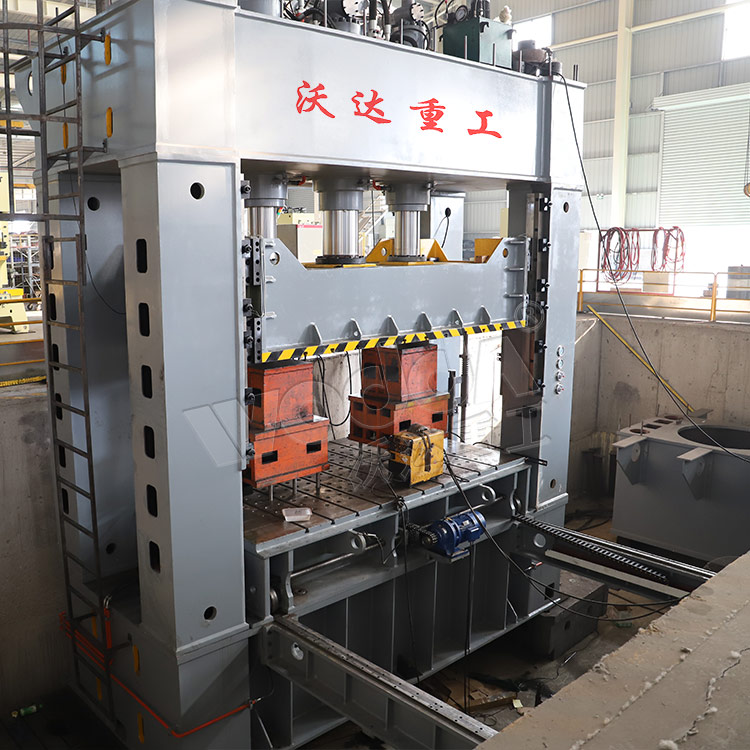 630噸框架式液壓機車間實拍圖 630噸框架式液壓機車間實拍圖