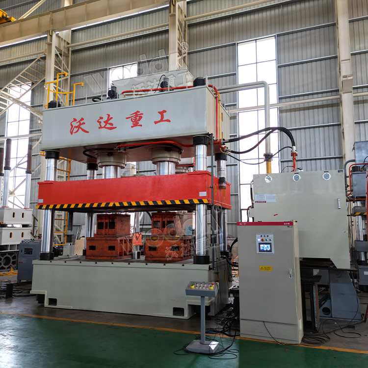 1000噸三梁四柱液壓機(玻璃鋼水箱液壓機) 1000噸三梁四柱液壓機(玻璃鋼水箱液壓機)