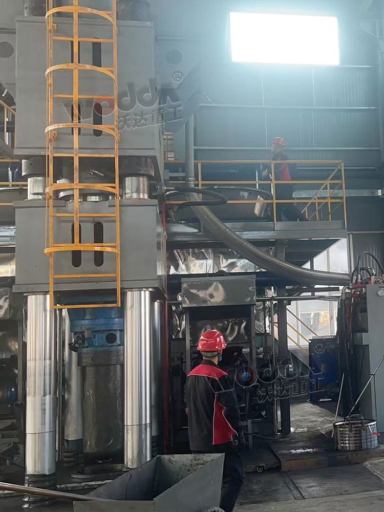 2000噸石墨坩埚液壓機 2000噸石墨坩埚液壓機