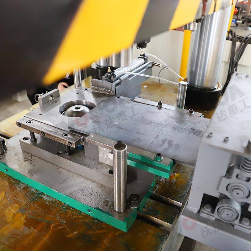 630噸錨杆托盤成型液壓機 630噸錨杆托盤成型液壓機