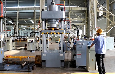 315噸三梁四柱(zhù)液壓機（800x800mm）