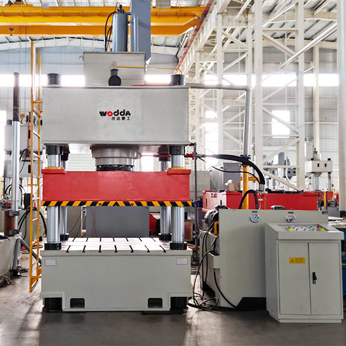 500噸垃(lā)圾箱外殼(ke)沖壓成型(xing)液壓機