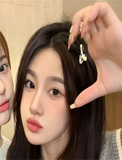 《离婚冷静期》场景布置分析：环境设计与主题呼应探讨